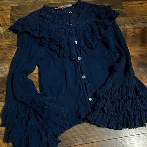Jen’s Pirate Booty linen shirt with ruffles and ruffles. Deep blue. Size S.